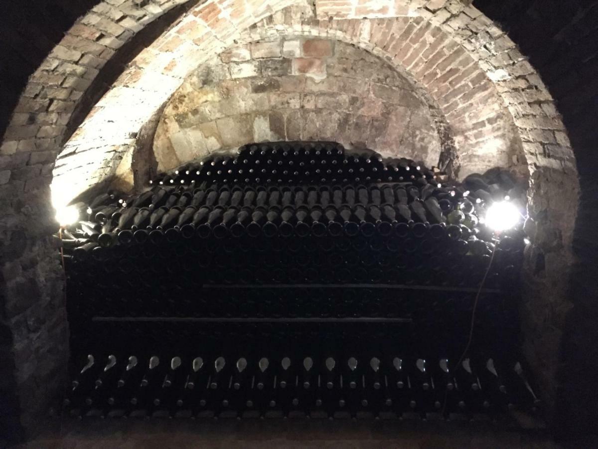 Cascina Maina Villa Diano d'Alba Luaran gambar